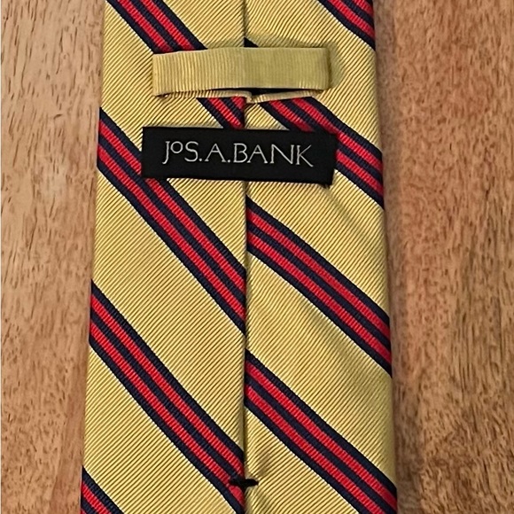 JOSEPH A. BANK MEN’S GOLD, RED, & BLACK 100% SILK NECKTIE/PRE-OWNED/AVANT-GARDE! - Picture 2 of 2